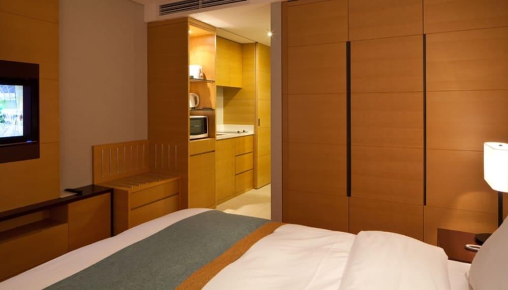 Hidden Bay Hotel Yeosu Exteriör bild