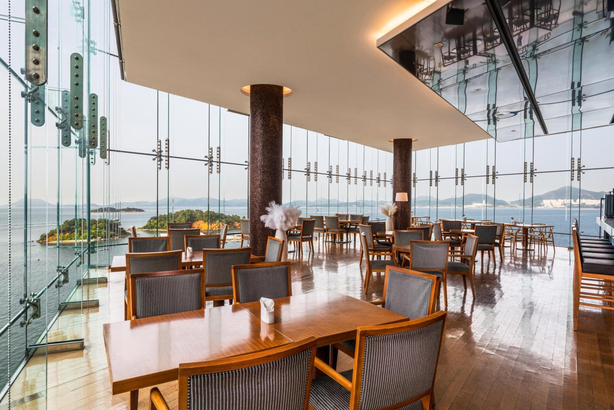 Hidden Bay Hotel Yeosu Exteriör bild