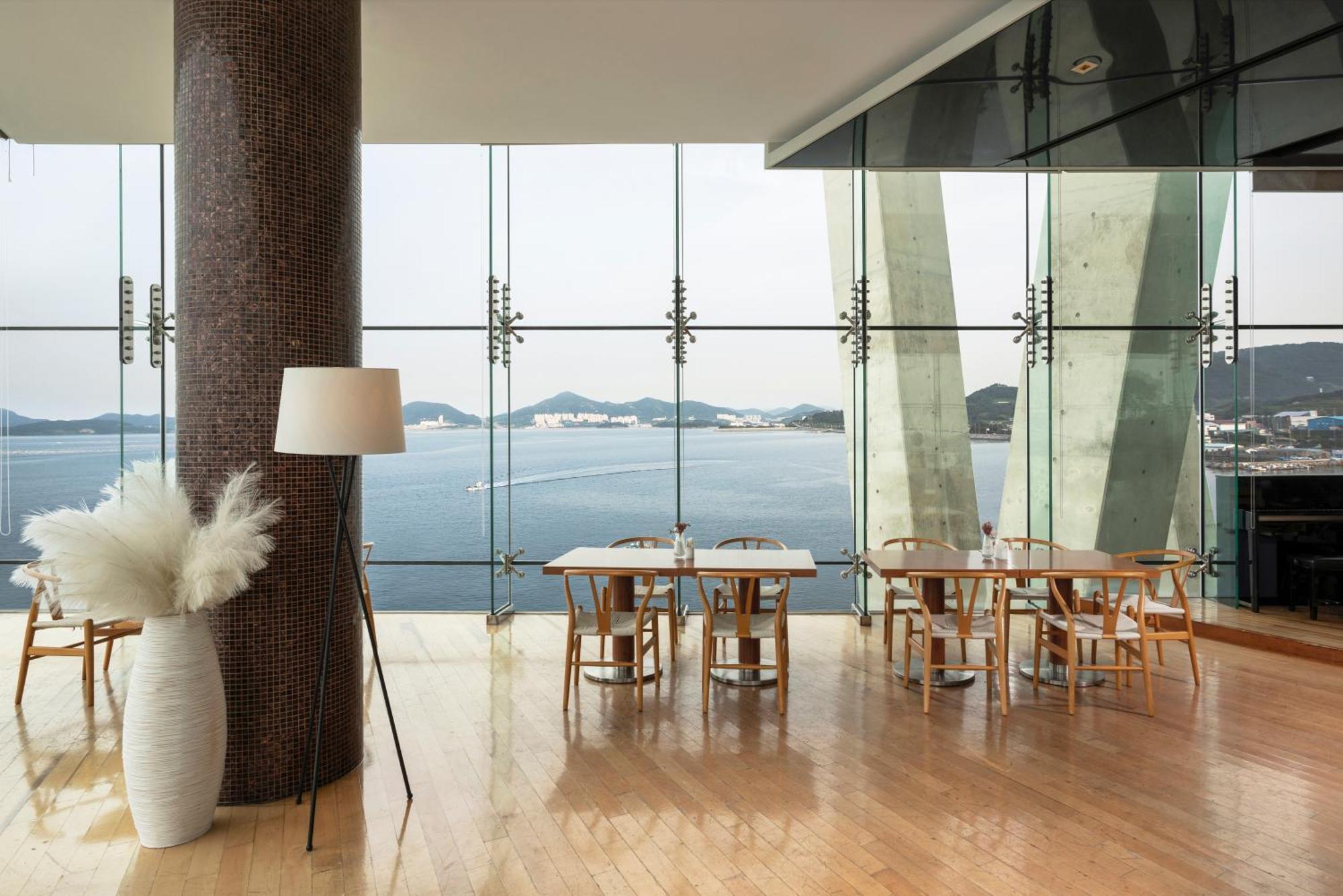 Hidden Bay Hotel Yeosu Exteriör bild